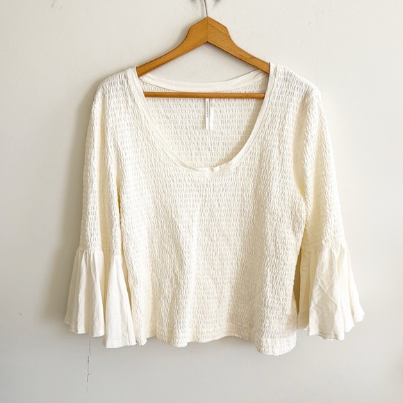 ANTHROPOLOGIE cream/ivory smocked bell sleeve knit top size Large - Picture 2 of 8